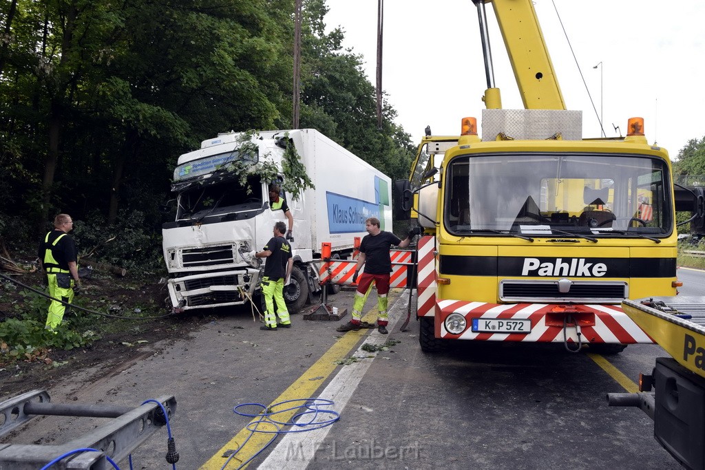 Schwerer VU A 3 Rich Oberhausen Hoehe AK Leverkusen P655.JPG - Miklos Laubert